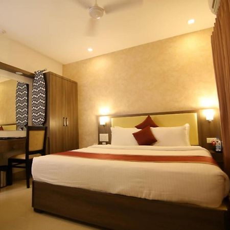 Hotel Monarch Calicut Exterior foto