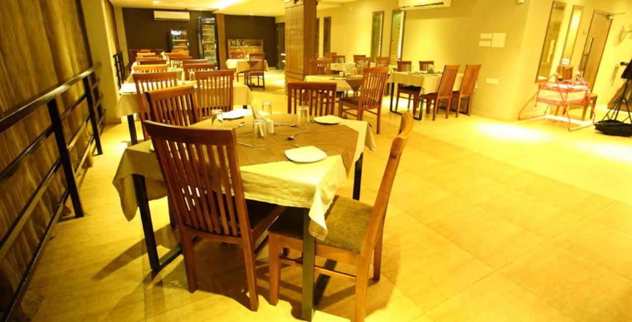 Hotel Monarch Calicut Exterior foto