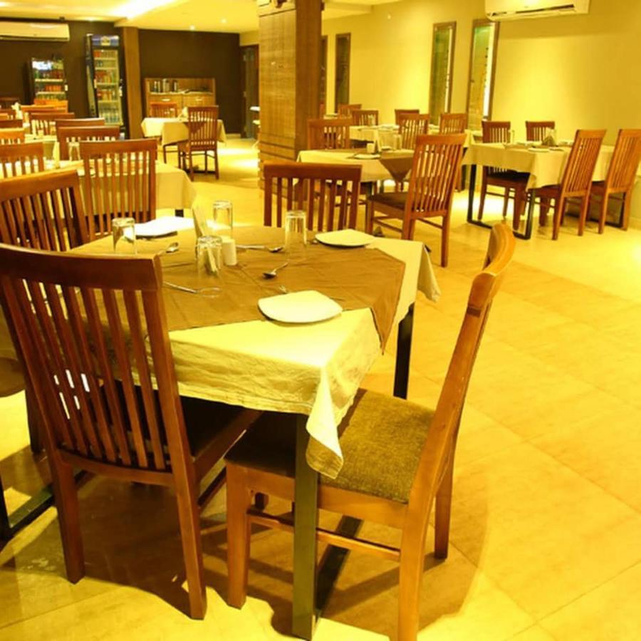 Hotel Monarch Calicut Exterior foto